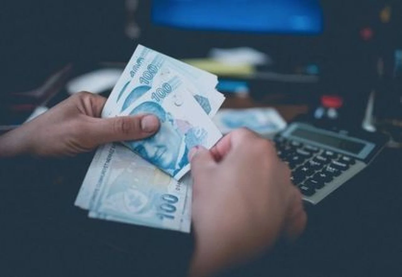 KKTC'de asgari ücrete yüzde 20 zam yapıldı - 1. Resim