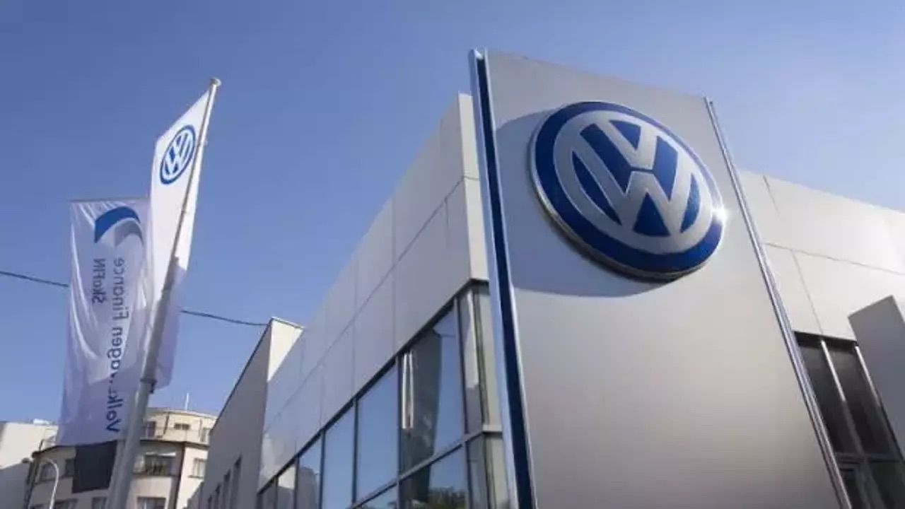 Almanya, zor günler geçiren Volkswagen için harekete geçti: Yalnız değilsiniz!