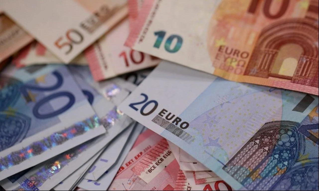 Döviz piyasasında dalgalanma sürüyor: 21 Eylül dolar, euro, sterlin fiyatı
