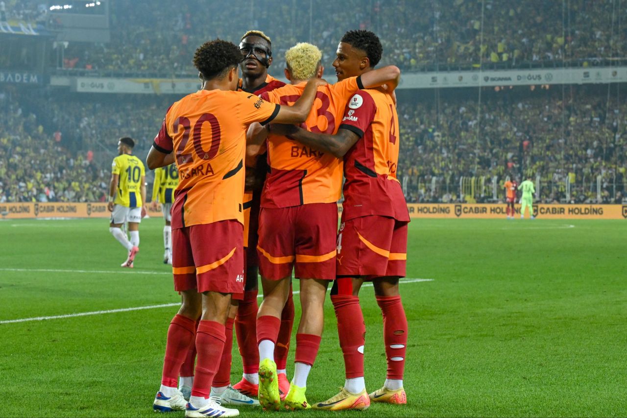 Galatasaray, Fenerbahçe deplasmanından 3-1'lik galibiyetle döndü! - 5. Resim