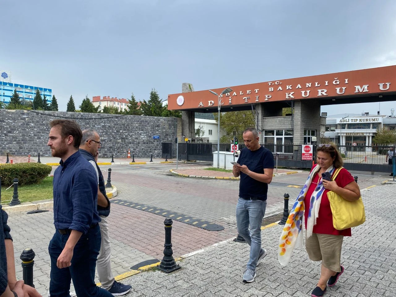 Metin Arolat'ın cenazesini alan abla gözyaşlarına boğuldu! "Sözün bittiği yer"