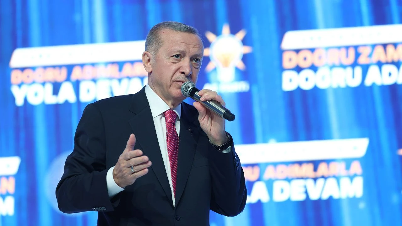 AK Parti'de kongre mesaisi: Büyükşehirler sona bırakılacak, Erdoğan'ın A takımı yenilenecek - 1. Resim