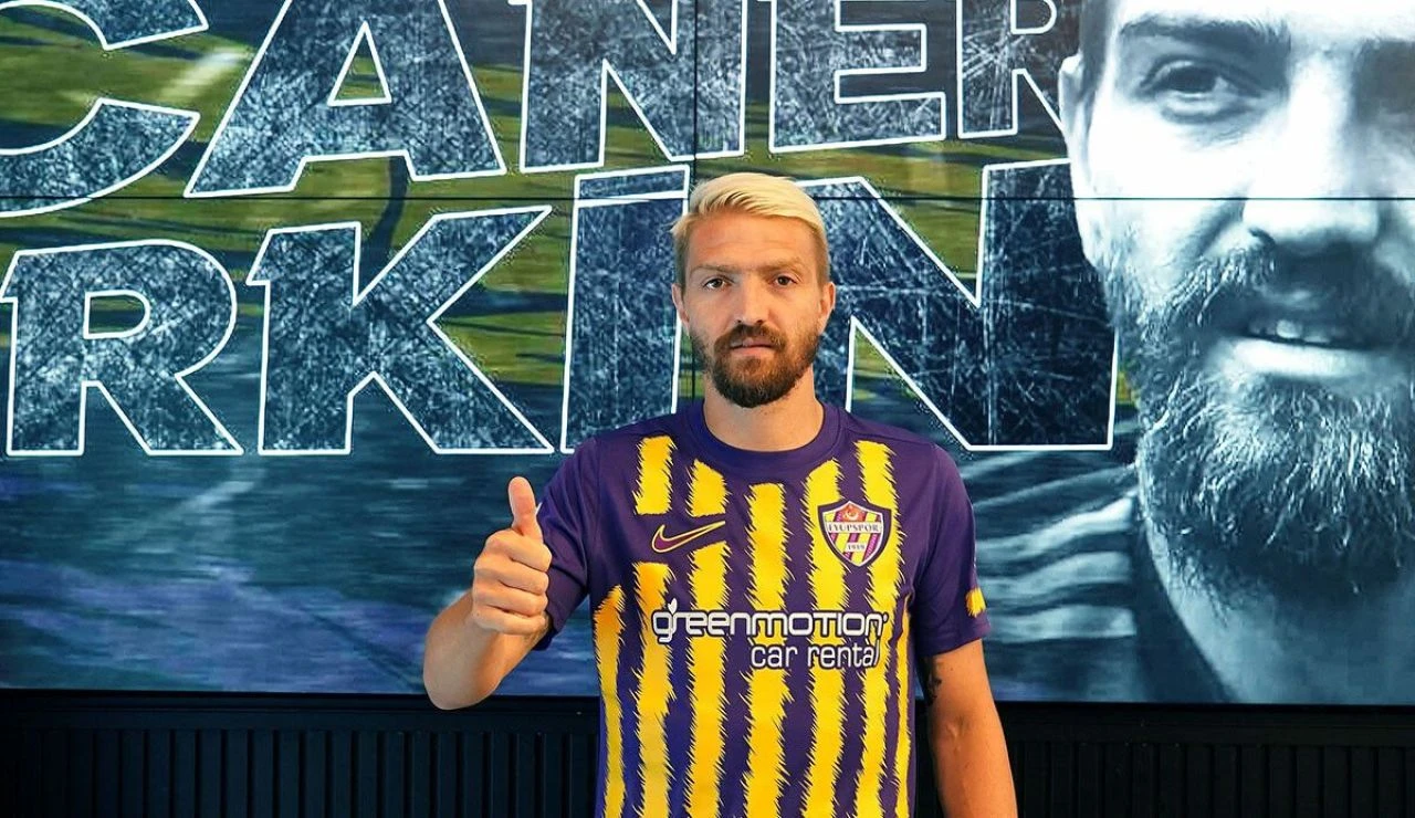 Caner Erkin Galatasaray'da 2009-2010 sezonunda kiralık olarak oynadı