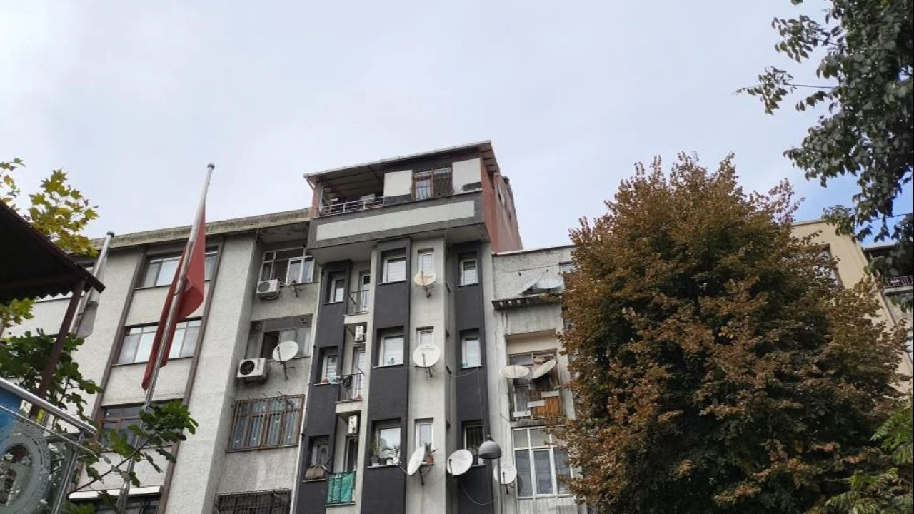 Fatih’te kaçak kat üstüne bir kaçak daha: Şaşkına çevirdi! - 2. Resim