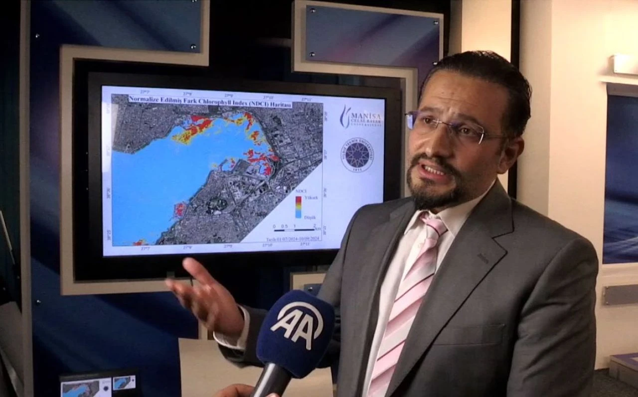 İzmir Körfezi'ndeki çevre kirliliğinin haritası uzaydan görüntülendi! Türk bilim insanları özel kod yazarak işaretledi - 4. Resim