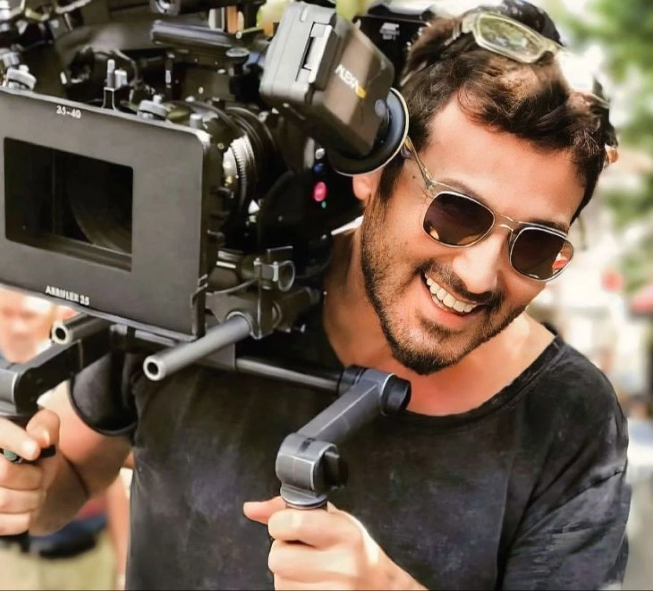 Metin Arolat'a gözyaşlarıyla veda! Sanatçı dostları yalnız bırakmadı - 4. Resim