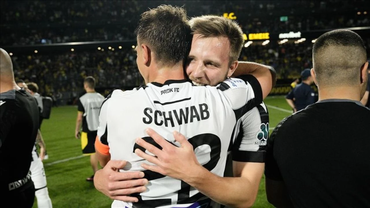 PAOK 26 Nisan 1992 yılında Yunanistan'ın Selanik şehrinde kuruldu - 2. Resim