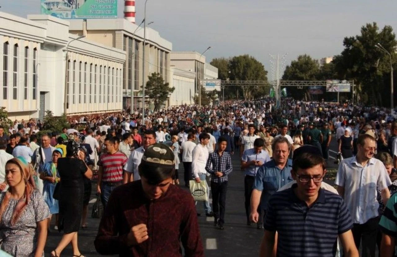 Ülke hakkında 'uygunsuz, kötü' konuşanlara giriş yasağı! Kara listeye yazılacaklar - 2. Resim