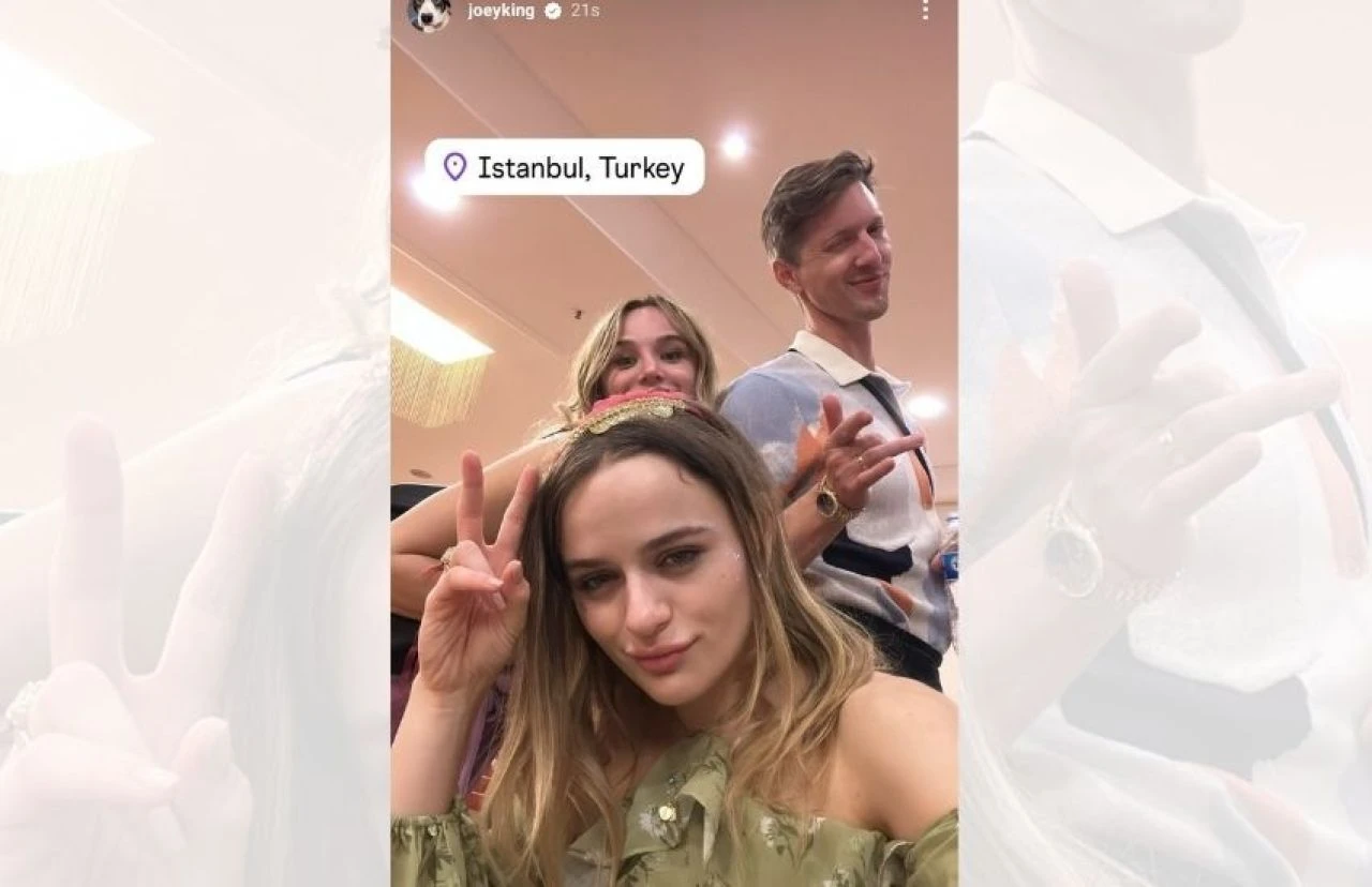 ABD'li oyuncu Joey King, İstanbul'da kına gecesine katıldı! Erik Dalı oynadı, Sibel Can şarkılarıyla eğlendi