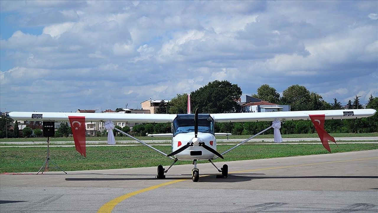 Eğitim uçakları, pilot adaylarının becerilerini geliştirmesi için kullanılıyor