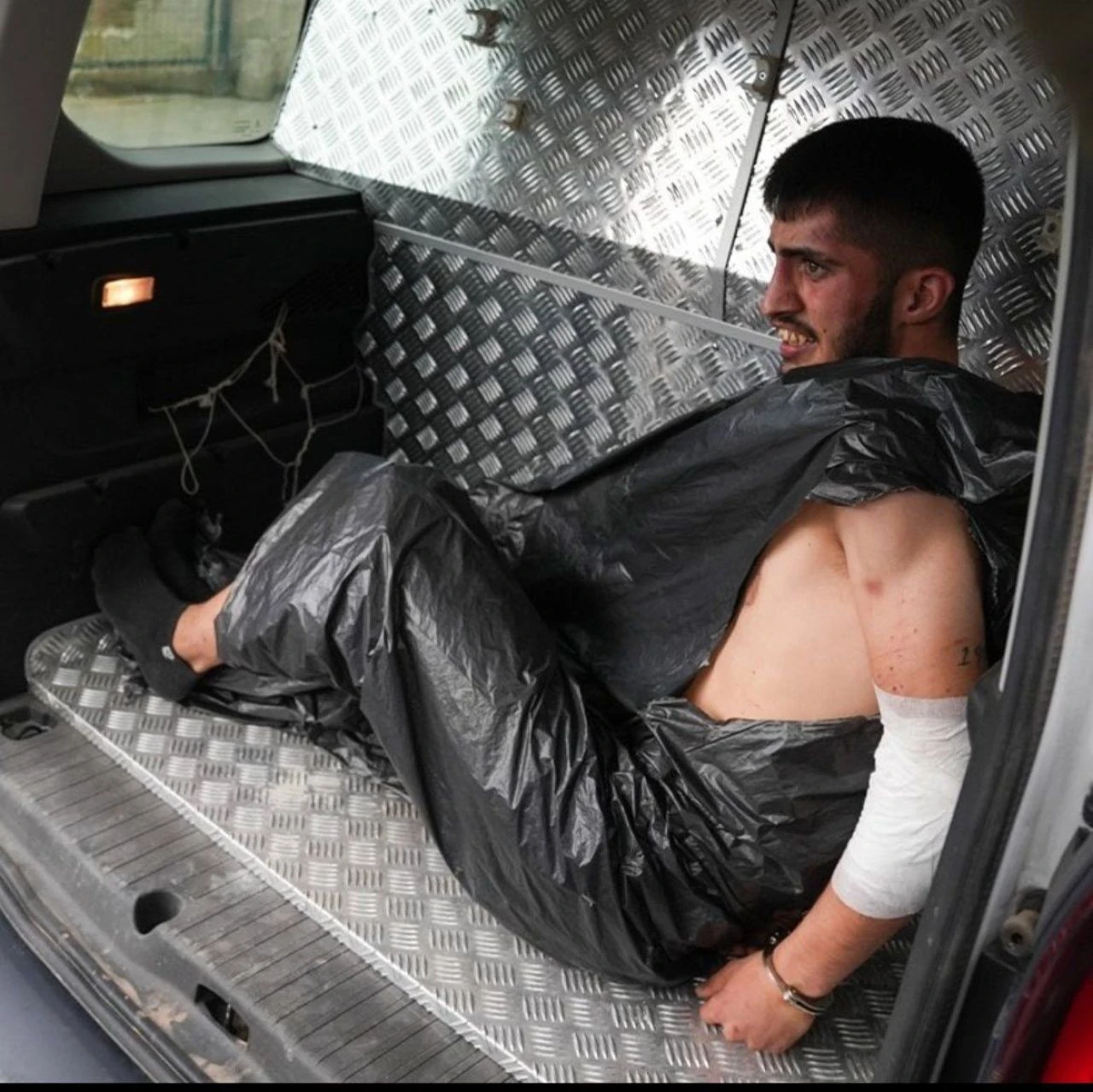 Son dakika | Ali Yerlikaya'dan polis katiline giydirilen çöp poşeti için açıklama! Soruşturma açıldığı öne sürüldü