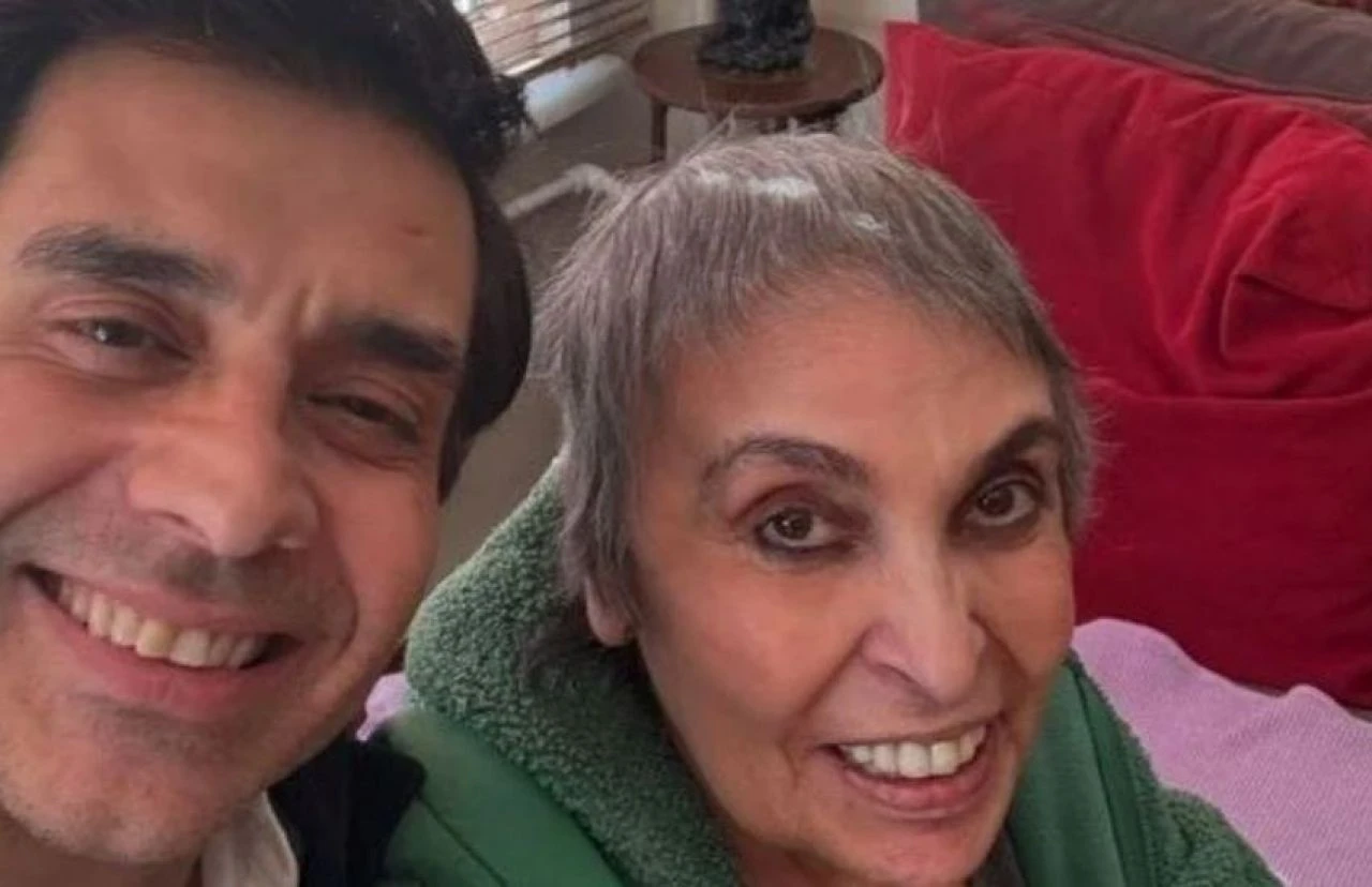 Tomris Giritoğlu Hatırla Sevgili, Cemberimde Gül Oya dizilerinin yapımcılığını yaptı