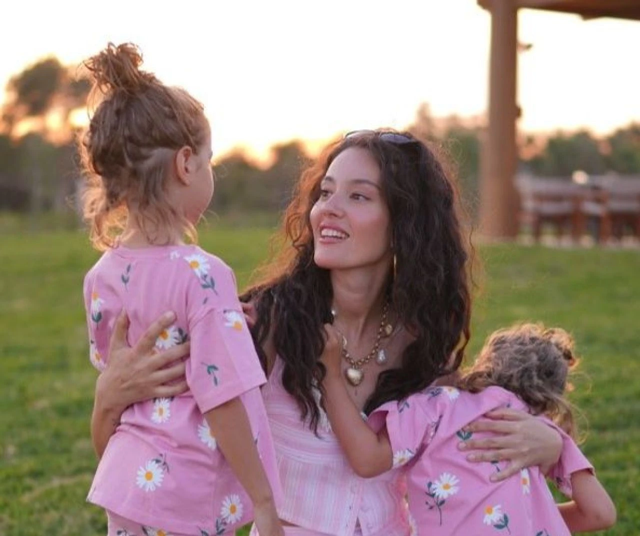 Yalı Çapkını dizisinde Diyar karakterini Pelin Akil oynuyor - 2. Resim