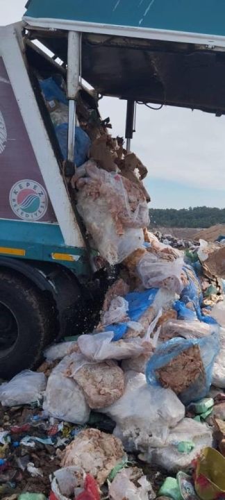 Antalya'da mide bulandıran görüntüler! Yakalanmasalar tonlarcasını vatandaşa yedireceklerdi - 3. Resim