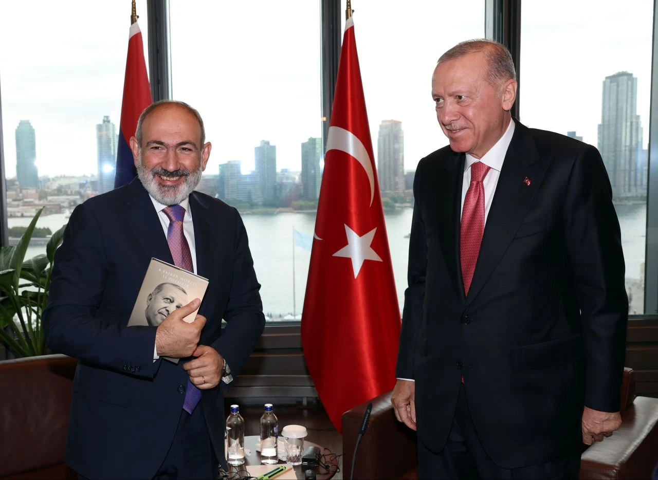 Cumhurbaşkanı Recep Tayyip Erdoğan Miçotakis ve Paşinyan'la görüştü: İkili ilişkiler kazanç olacak! - 2. Resim