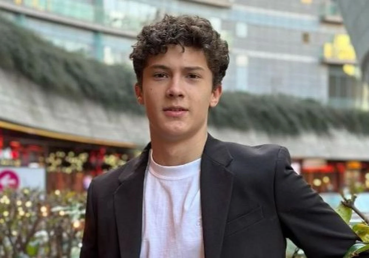 Deha dizisinde Boran karakterini Çağan Efe Ak oynuyor