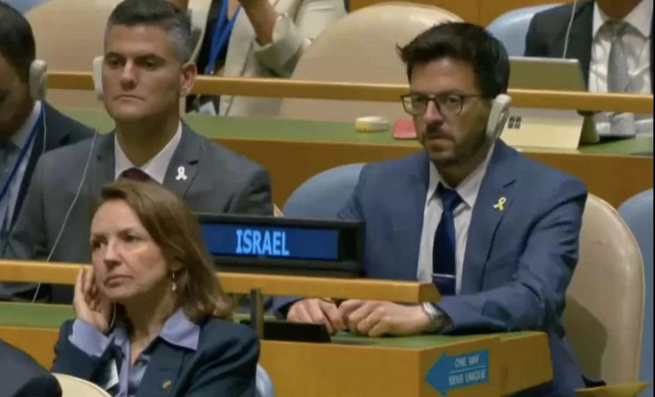 İsrail'in utancı yüzüne vurdu! Erdoğan konuşurken şekilden şekle girdiler - 3. Resim