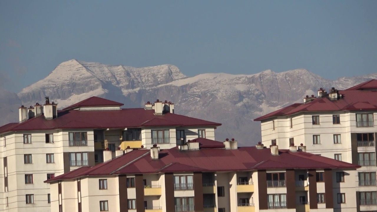 Mevsimin ilk karı düştü! Cilo Dağları'ndan meraklandıran görüntüler - 2. Resim