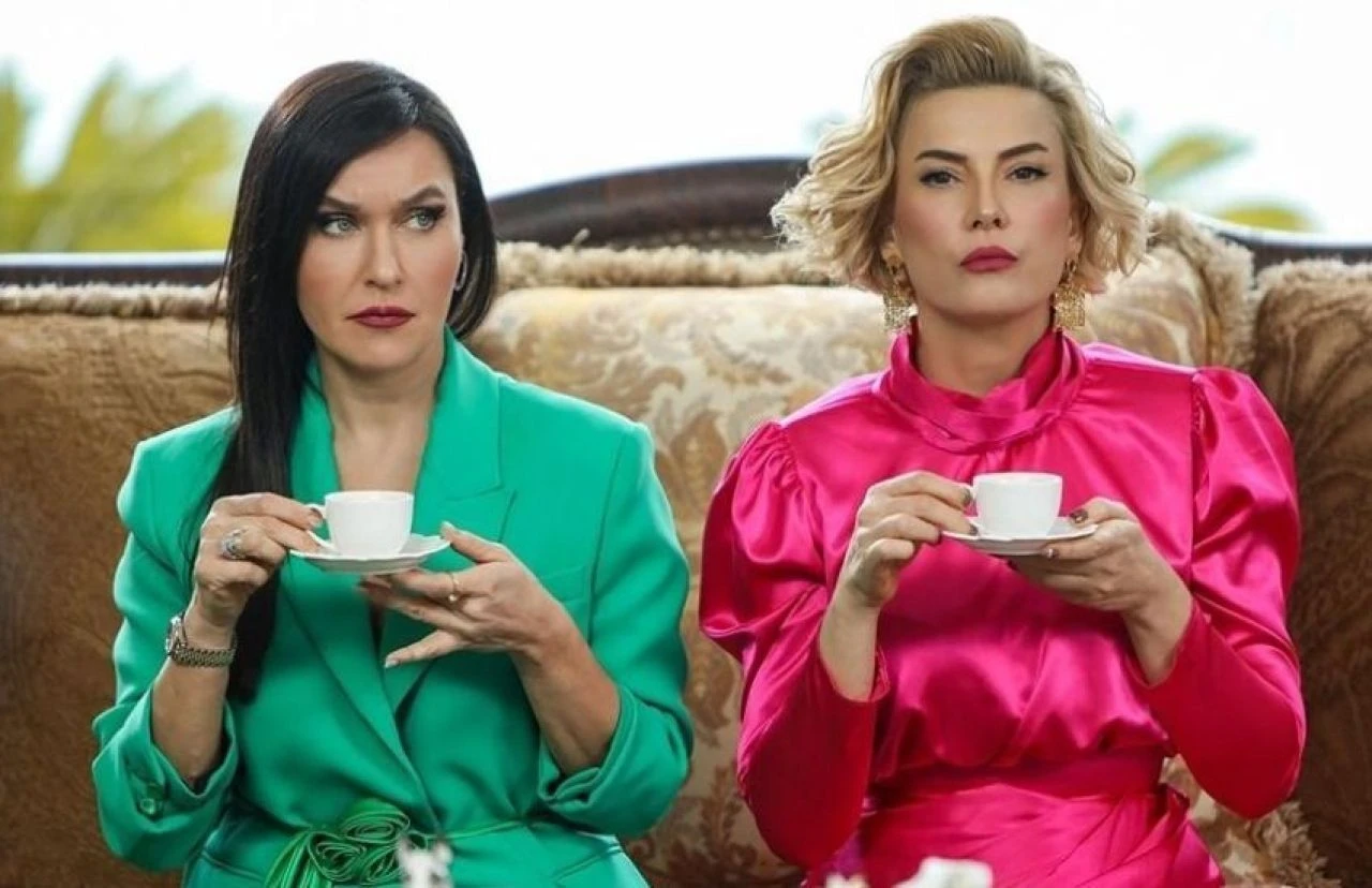 Yasak Elma'dan sonra Kızılcık Şerbeti'nde buluştular! Şebnem Dönmez ve Bahtiyar Memili'den yeni poz - 2. Resim