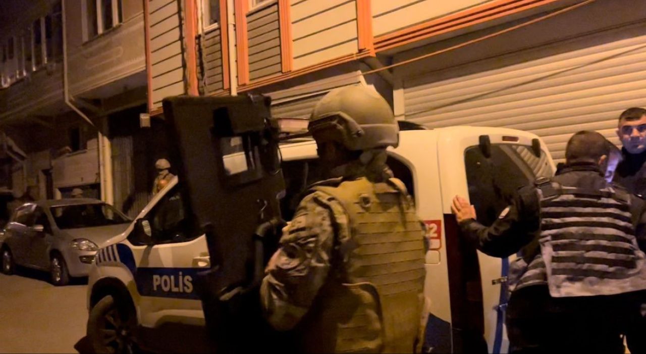 Eski boksör mahalleliyi çıldırttı, polise silah çekti! Özel harekat baskınıyla yaka paça alındı - 2. Resim