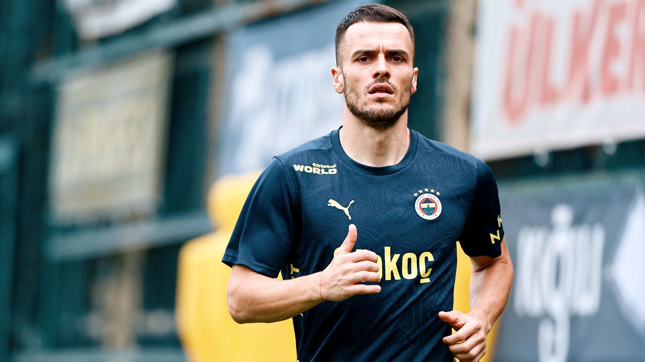 Filip Kostic Fenerbahçe&#039;nin UEFA isim listesinde yer almadığı için Union SG maçında oynamıyor