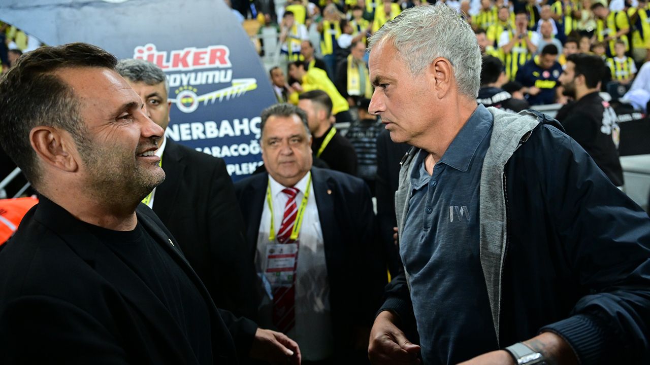 Galatasaray&#039;dan Jose Mourinho&#039;nun basın toplantısı iddiasına cevap!