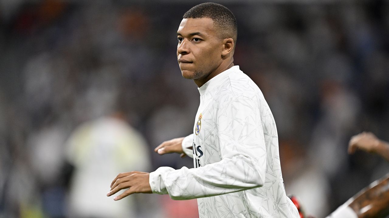 Real Madrid&#039;e Kylian Mbappe&#039;den kötü haber!