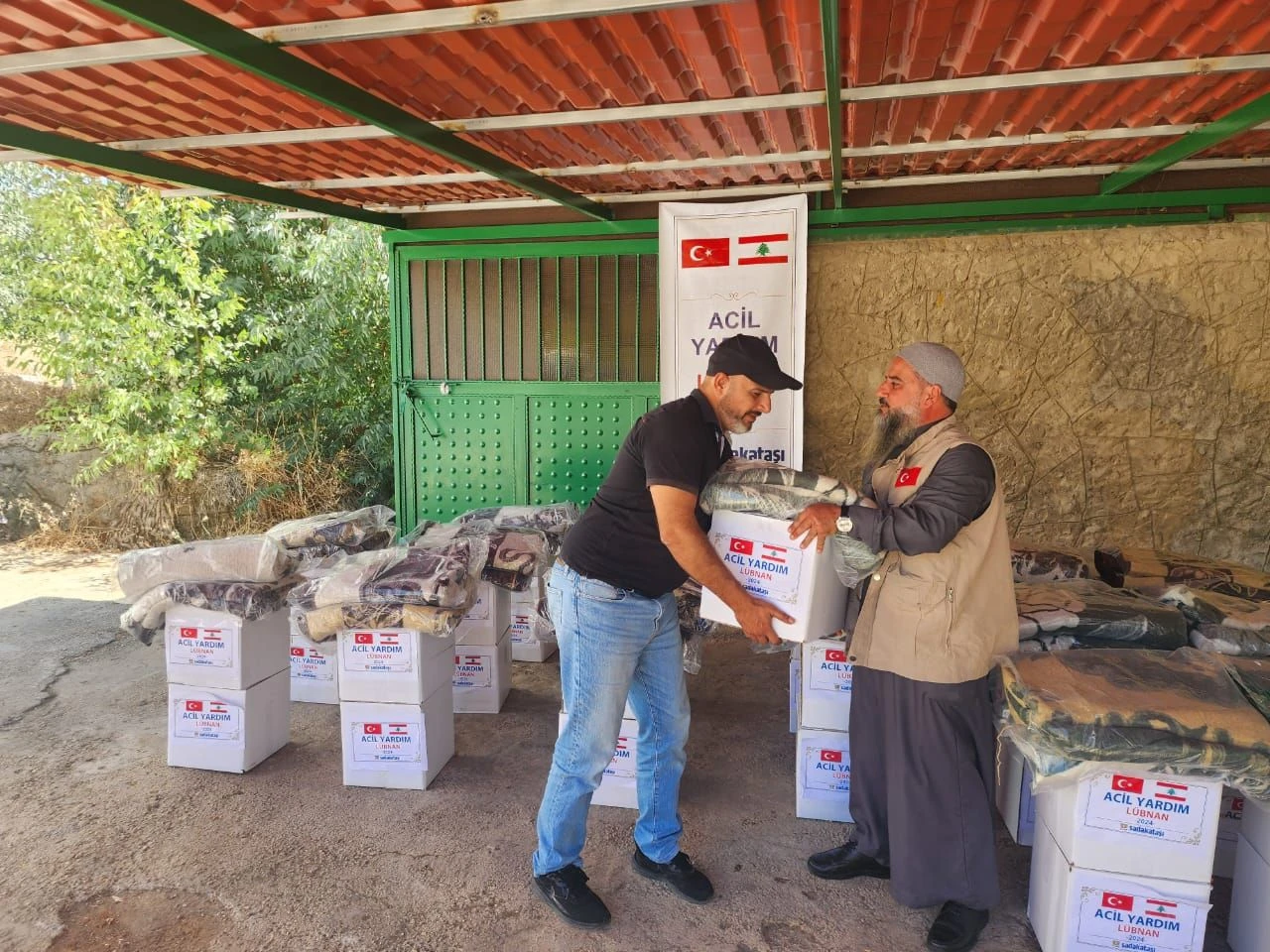 Sadakataşı Lübnan’a acil yardım ulaştırdı - 1. Resim