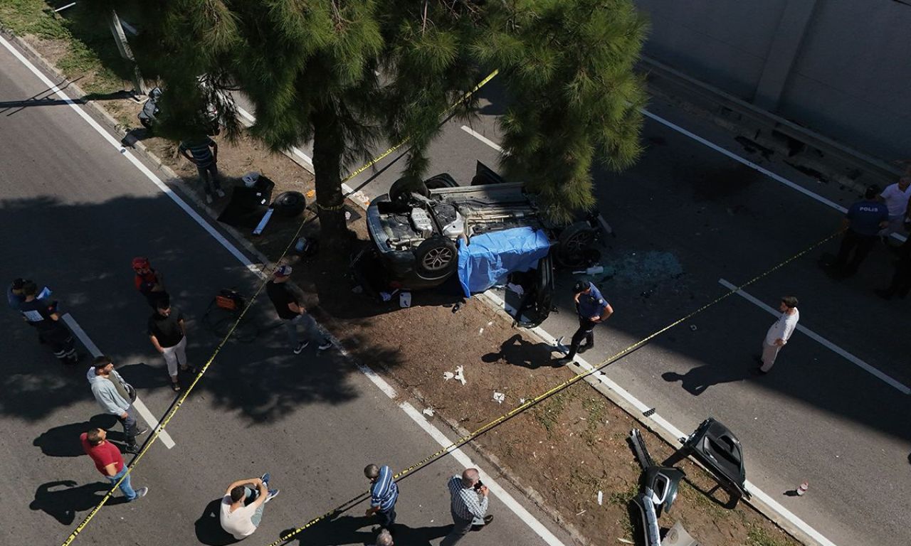 Son dakika | İzmir'de otomobil alt geçide düştü: Çok sayıda ölü ve yaralı var - 1. Resim