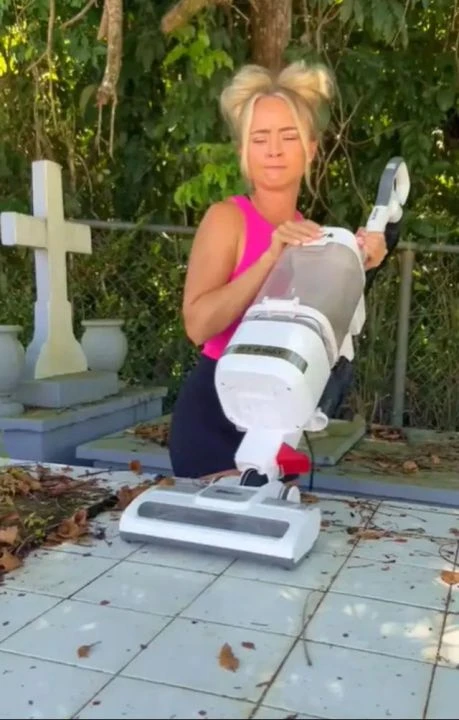 Terk edilmiş mezarları temizleyip fenomen oldu! Sosyal medya ikiye bölündü - 1. Resim