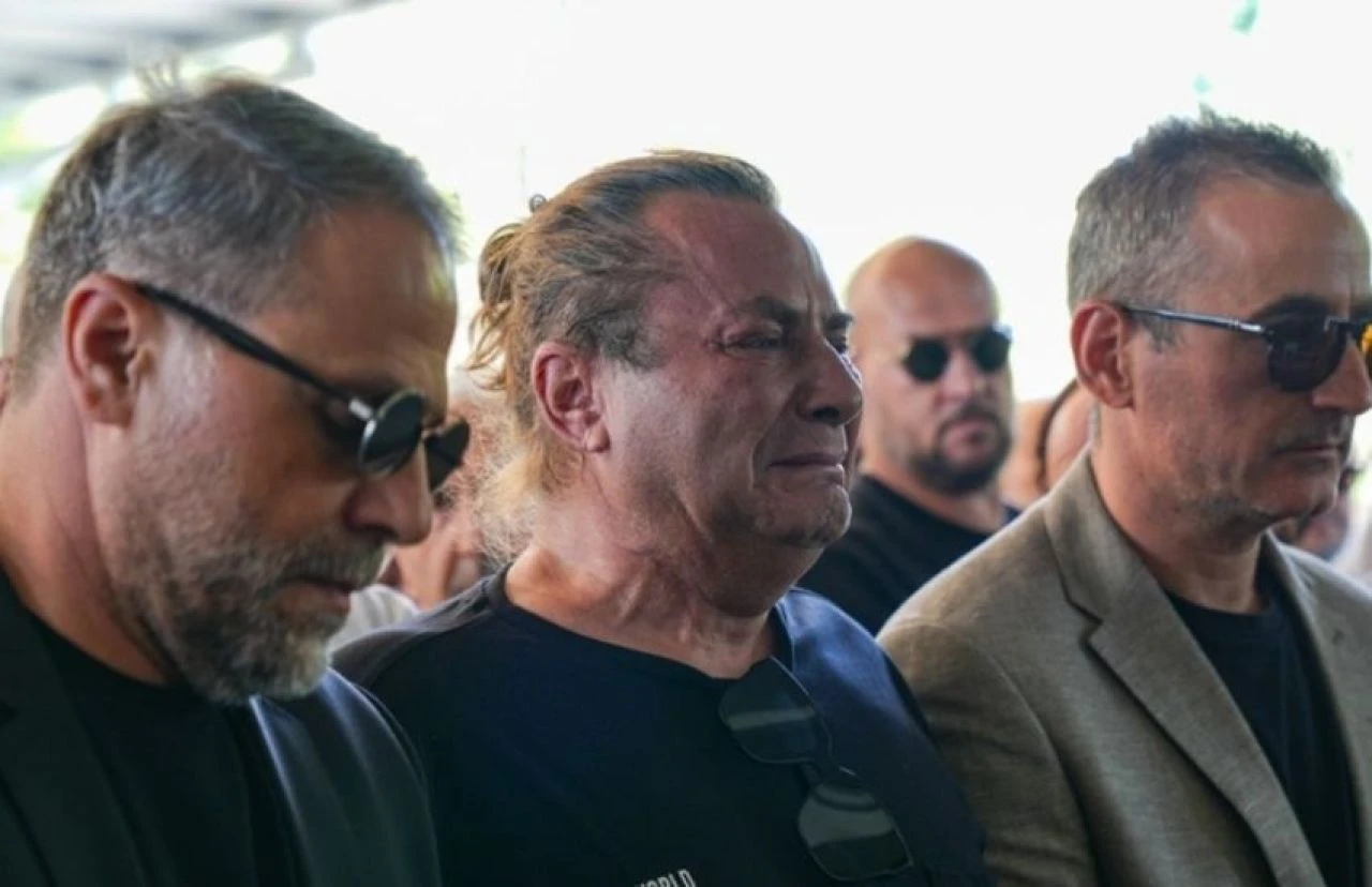 Armağan Çağlayan Metin Arolat’ın son anlarına ait videonun paylaşılmasına böyle tepki gösterdi - 2. Resim