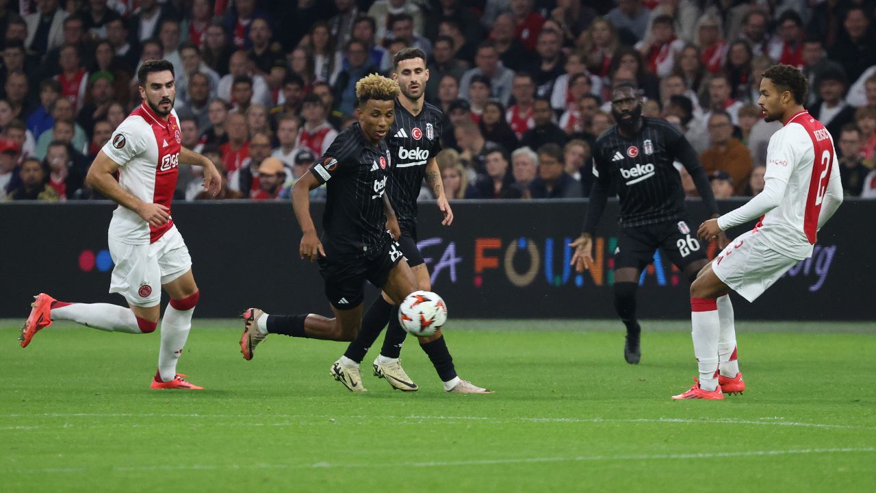 Beşiktaş, UEFA Avrupa Ligi ilk maçında Ajax&#039;a 4-0 kaybetti!