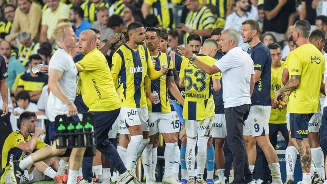 Fenerbahçe, Union SG ile oynadığı 2 maçın birinde galibiyet diğerinde mağlubiyet aldı - 1. Resim
