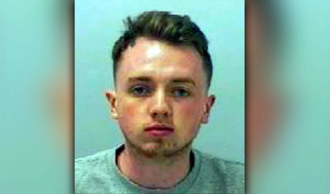 Kazada hayatını kaybeden genç kızın mezarına vandallık: Tüyleri diken diken eden yazı yazıldı - 2. Resim