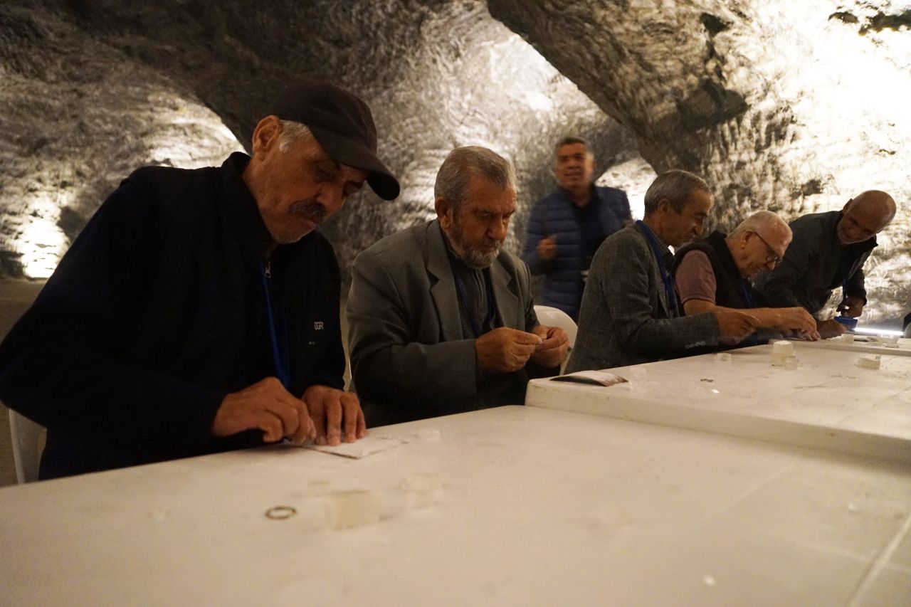 Türkiye'nin dört bir yanından akın ettiler, 15 gün boyunca mağarada kalacaklar! Hepsinin tek bir amacı var - 1. Resim