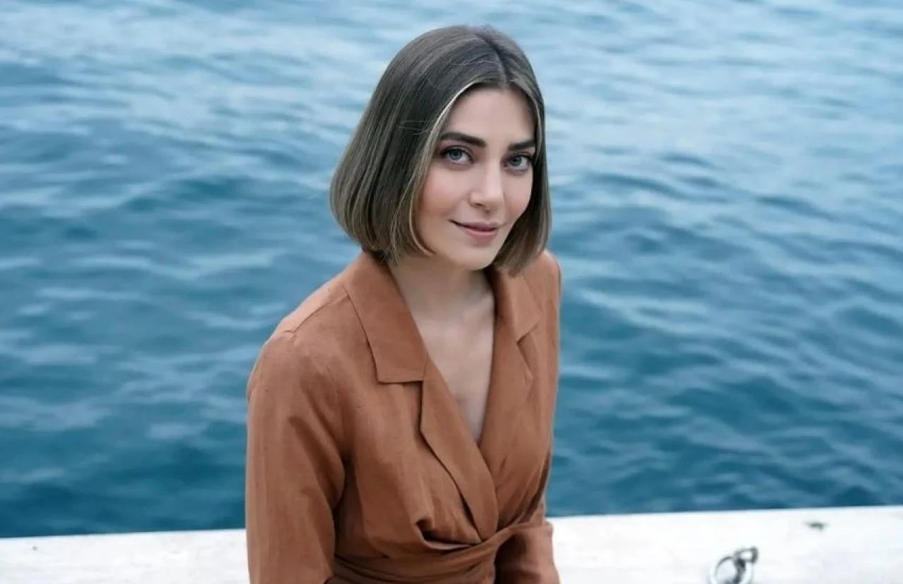 Yalı Çapkını dizisindeki iddialar doğru çıktı! Ayrılık haberleri peş peşe geldi - 2. Resim