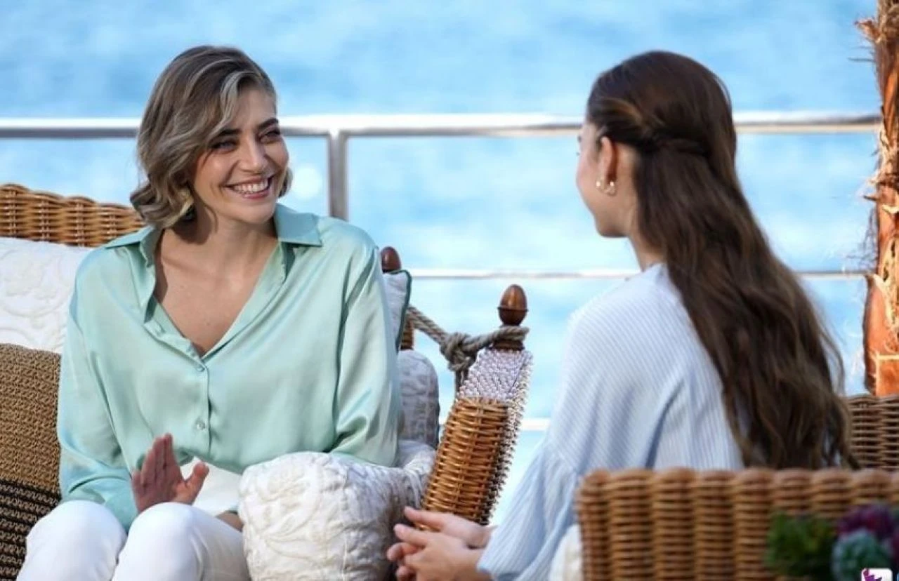 Yalı Çapkını dizisindeki iddialar doğru çıktı! Ayrılık haberleri peş peşe geldi - 1. Resim