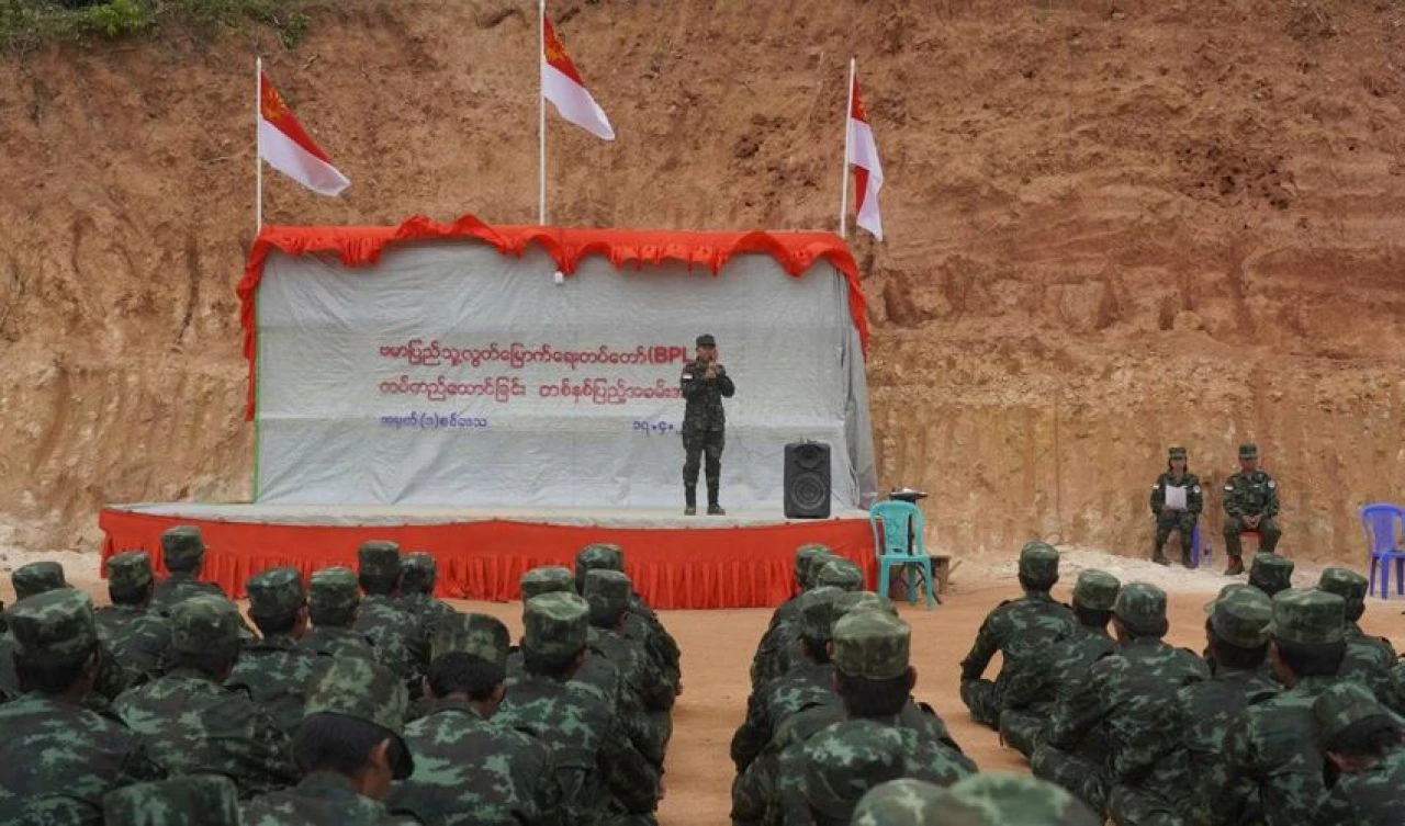 Myanmar'da cunta yönetiminden kalıcı barış için ilginç teklif: Silahları bırakın, seçimlere katılın