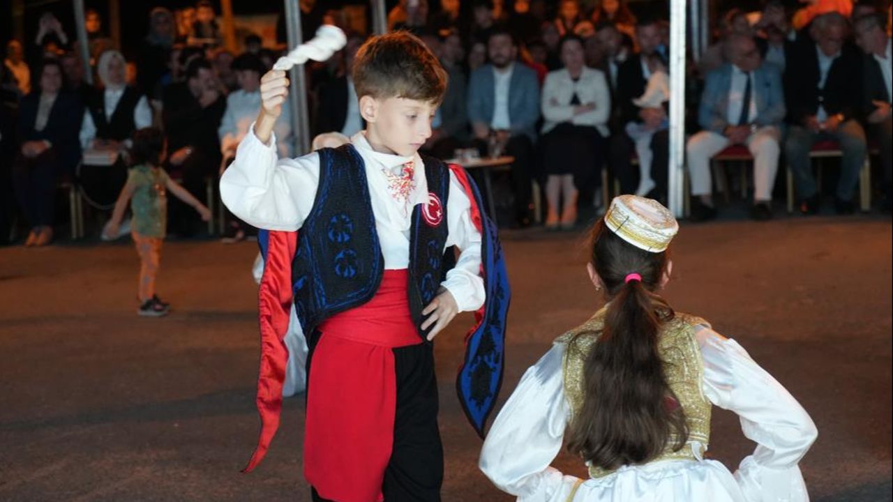 Rumeli ve Balkan rüzgarı Arnavutköy&#039;de esti!