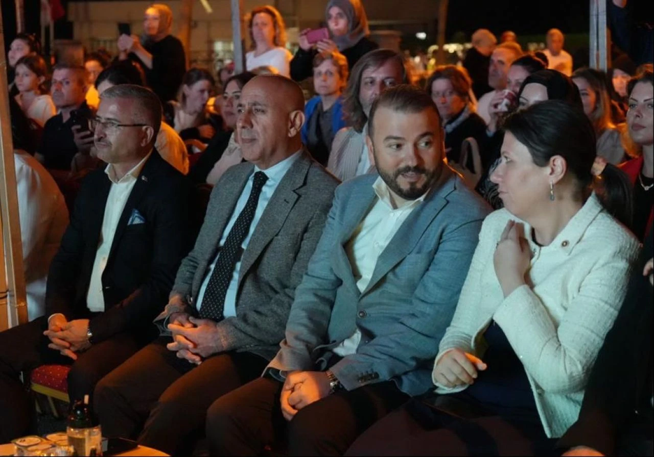 Rumeli ve Balkan rüzgarı Arnavutköy'de esti!