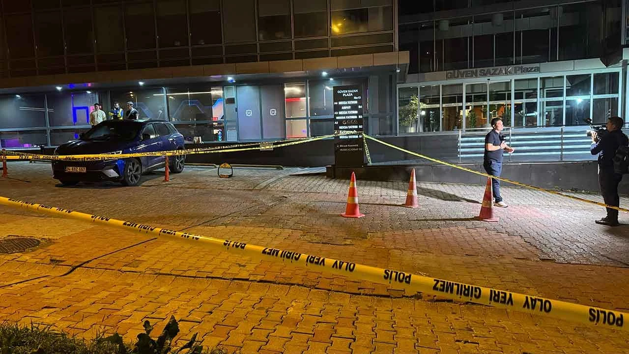 Son dakika | Serhat Akın silahlı saldırıya uğradı! Eski futbolcu ayağından vuruldu