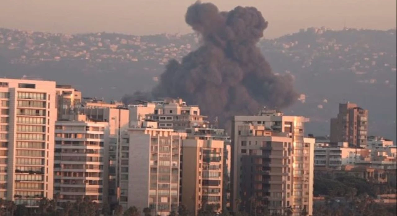 Son dakika | Lübnan'da büyük patlama! Beyrut'un üstü dumanla kaplandı: En ölümcül saldırı yapıldı