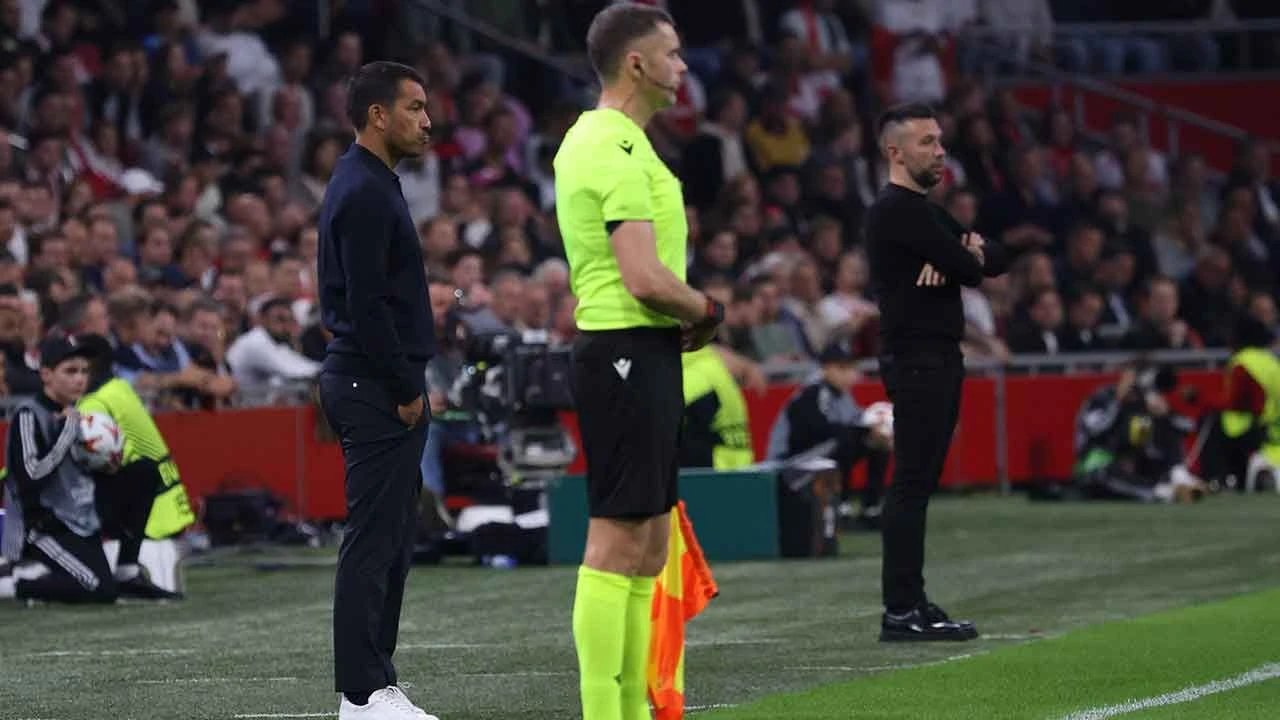 Van Bronckhorst'tan 4-0’lık Ajax mağlubiyetinin ardından hayal kırıklığı: Bunu beklemiyordum - 1. Resim