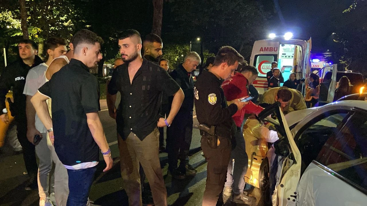 Beşiktaş'ta 5 araç birbirine girdi: Kaza sonrası kavga çıktı