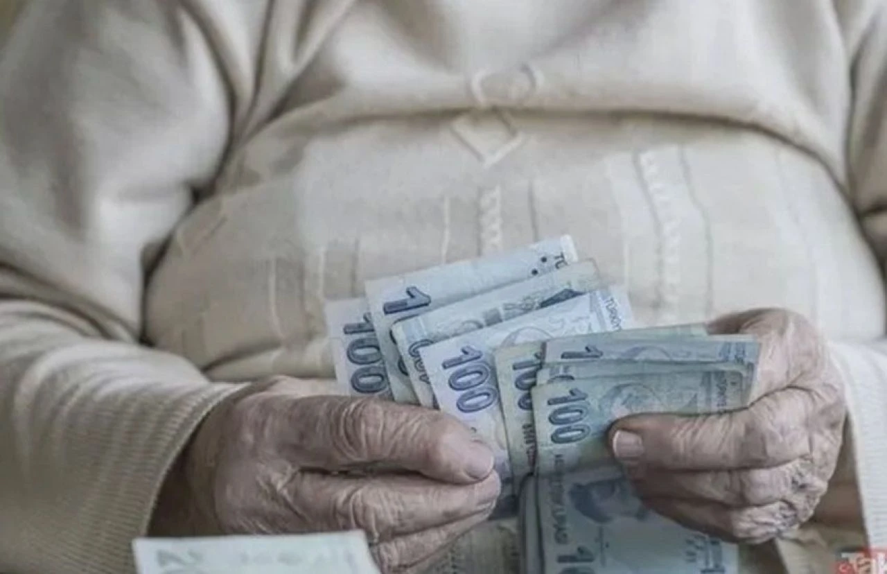 Emekli vatandaşlar için büyük tehlike: ATM'ler para vermiyor! Bankaların kredi kartı oyunu ortaya çıktı