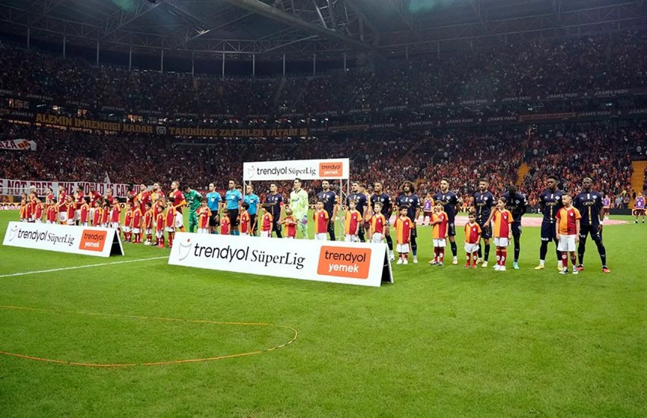 Galatasaray rekor için sahaya çıkıyor! Okan Buruk'tan çift forvet sürprizi: İşte Kasımpaşa maçı ilk 11'i... - 2. Resim