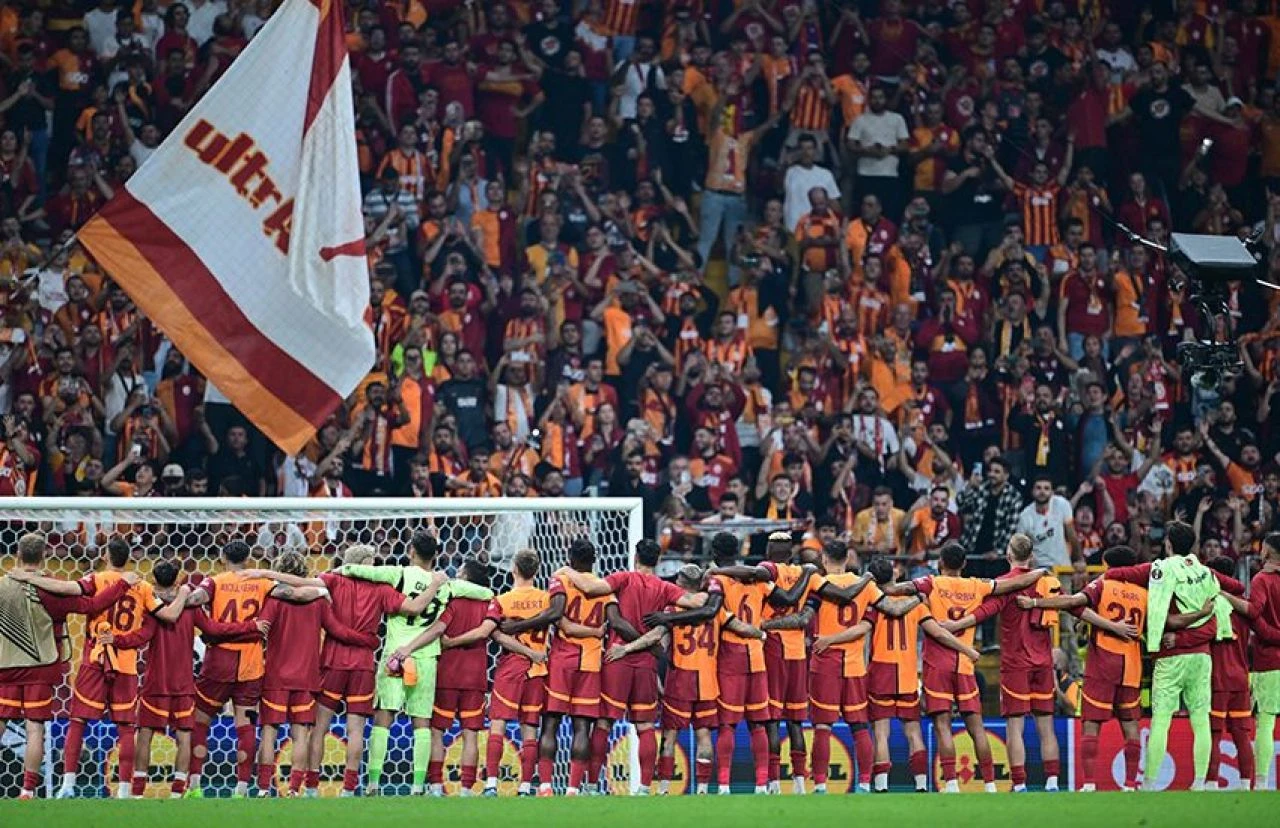 Galatasaray rekor için sahaya çıkıyor! Okan Buruk'tan çift forvet sürprizi: İşte Kasımpaşa maçı ilk 11'i... - 3. Resim