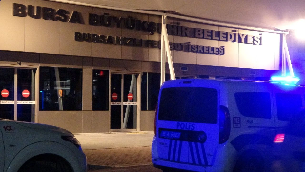 Vapur tuvaletinde esrarengiz ceset dehşeti