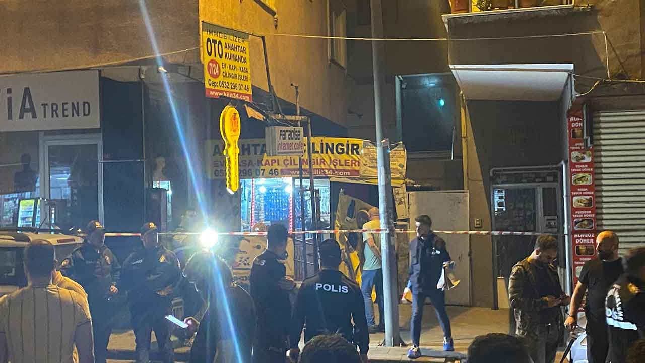 İstanbul'da ilçeyi ayağa kaldıran olay: İnternet kafeye bomba atıldı - 1. Resim