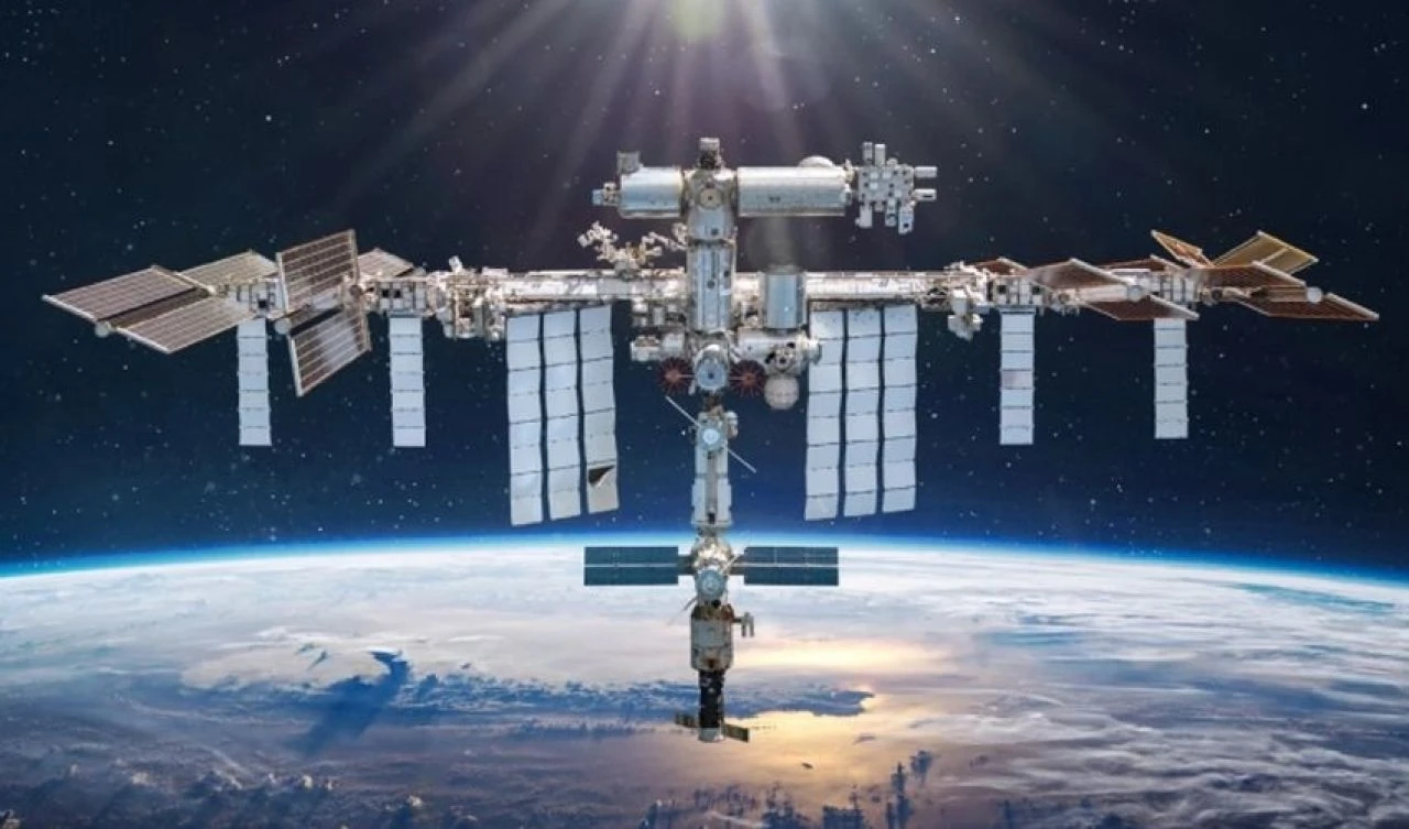 NASA en büyük güvenlik riskini duyurdu! Uluslararası Uzay İstasyonu gizemli bir şekilde çatlıyor - 1. Resim